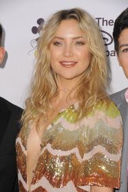 Kate Hudson senza reggiseno sul red carpet 6