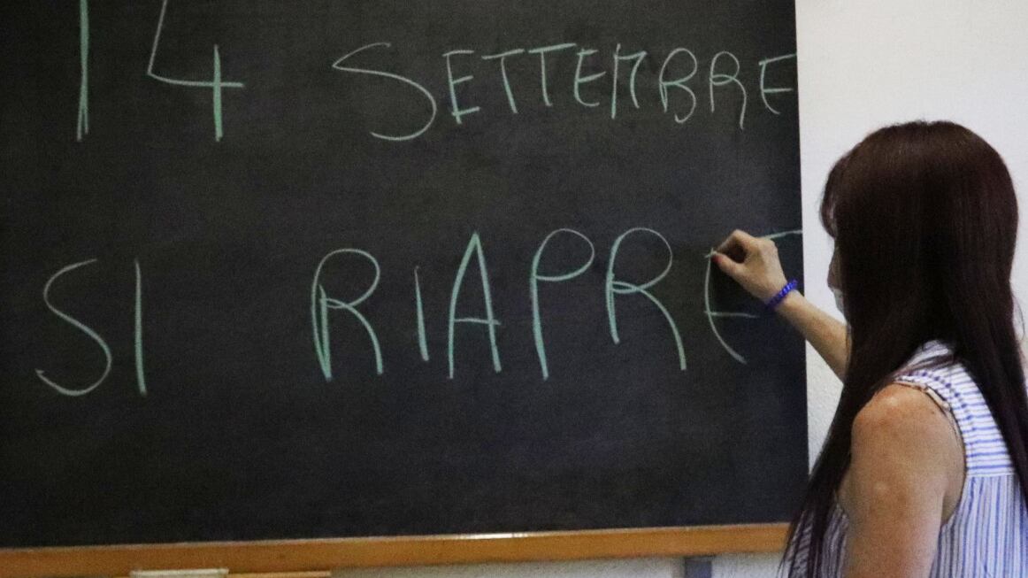 Un positivo entra a scuola. Chiuso l'istituto riaperto