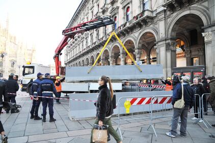 A Milano arrivano le barriere anti-tir 18
