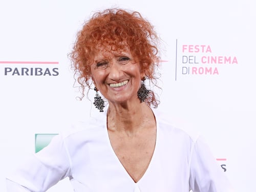 Anna Mazzamauro: "Non mi ha picchiato Brignano"