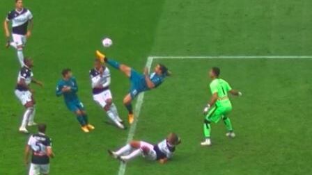 "Tu dammi il pallone, poi io..." Cos'è successo prima del "colpo" di Ibrahimovic