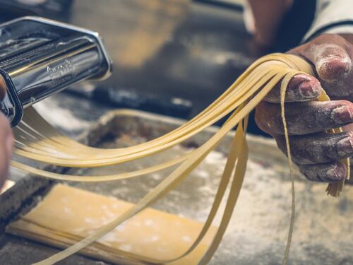 Tagliatelle fatte in casa con i funghi, ricetta per la salute