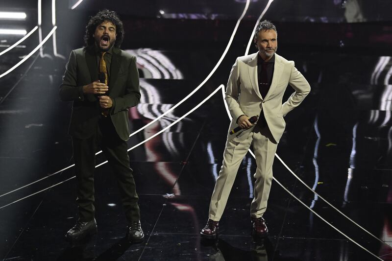 Sanremo 2024: ecco il look della quarta serata del Festival di Nek e Renga 1