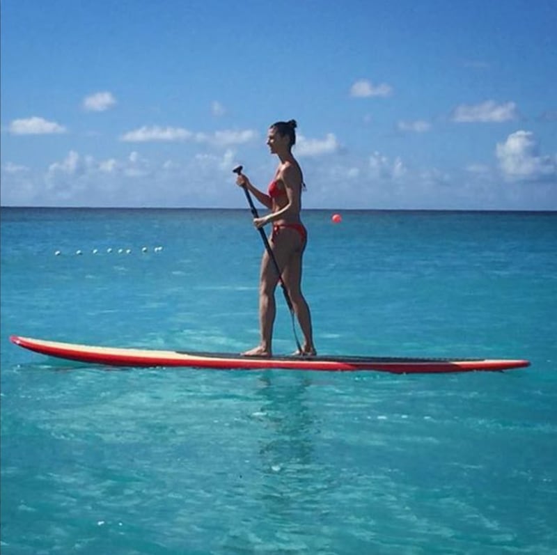 Martina Colombari sexy nella vita di tutti i giorni 4