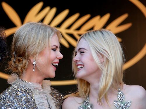 Nicole Kidman ed Elle Fanning sul red carpet di Cannes