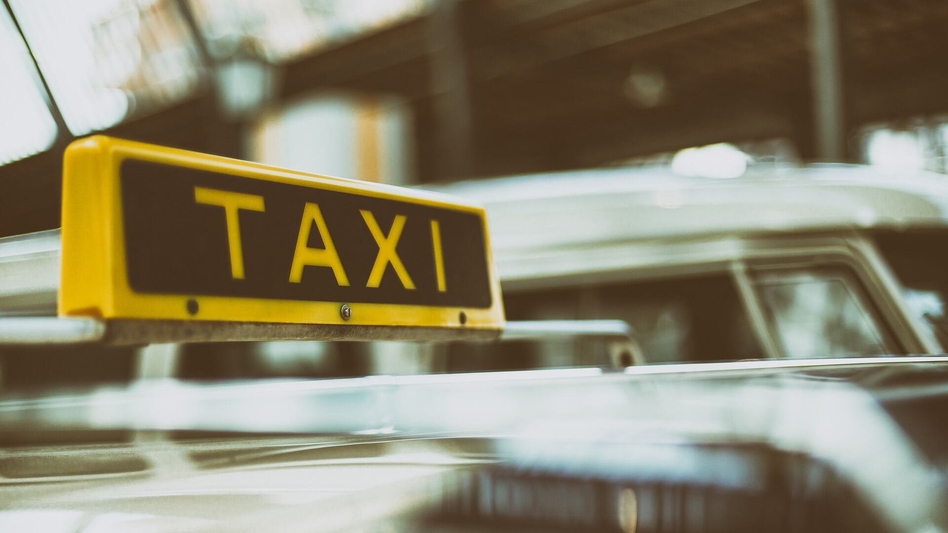 Che code per un taxi… ma Gualtieri pensa in grande