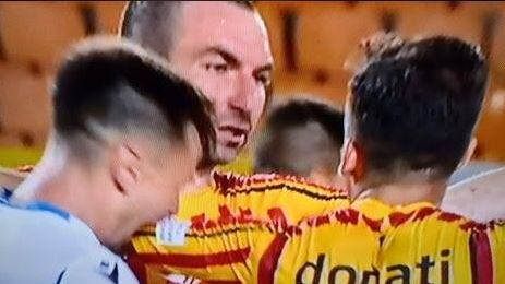 La Lazio adesso perde la testa: volano pure i morsi in campo