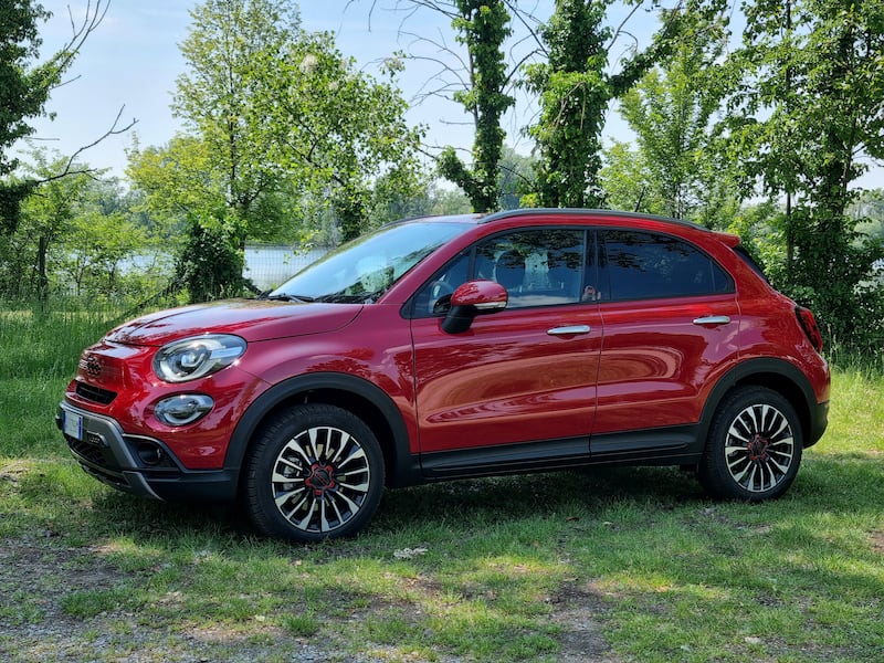 Fiat 500X Red Hybrid, guarda la gallery 4