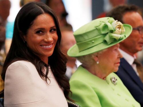Meghan Markle e la Regina, piccola gaffe di protocollo