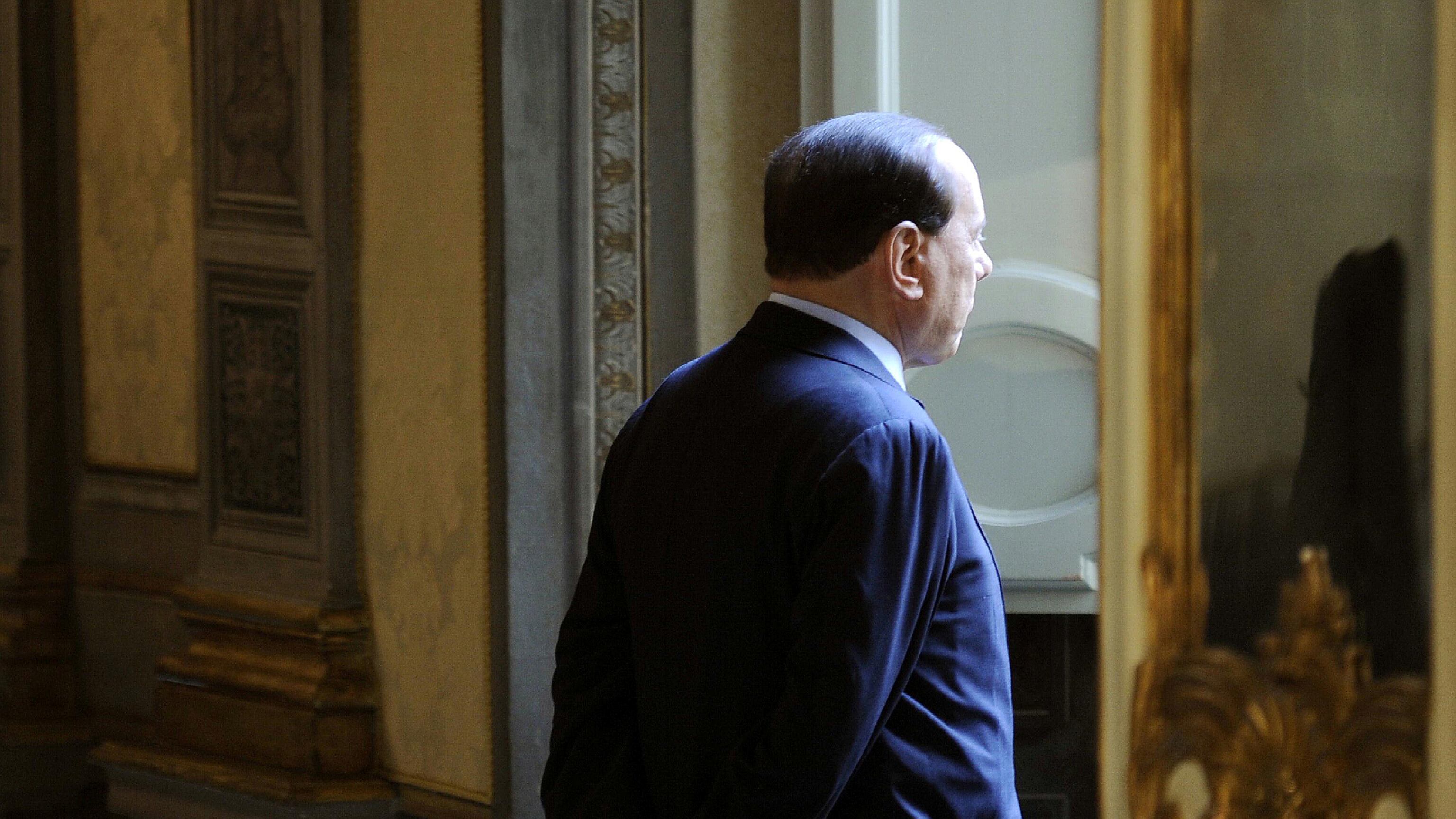 Il Cav promette battaglia e risveglia i duri del partito