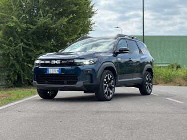 Dacia Bigster Hybrid: guarda la gallery del nuovo SUV ibrido full 2