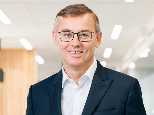 Peugeot tra passato e futuro: Favey rilancia la strategia del Leone su elettrico, GTI e clienti B2B