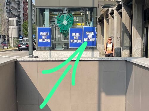 "Israeliani non benvenuti". Manifesti choc a Milano