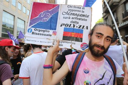 I cartelli choc al Gay Pride 12