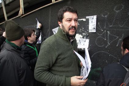 La Lega volantina a Milano le vignette di Charlie Hebdo 7