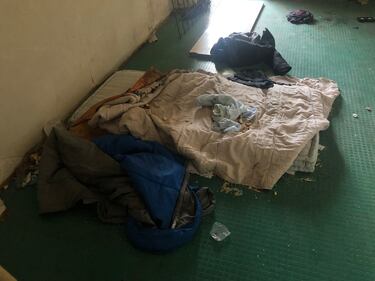 Degrado nei palazzi di via Medici del vascello a Milano 6