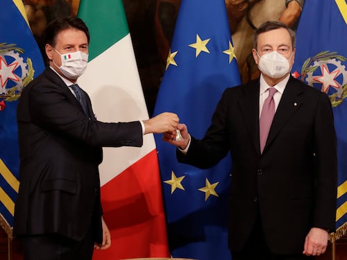 La memoria corta di Conte sul sostegno a Draghi
