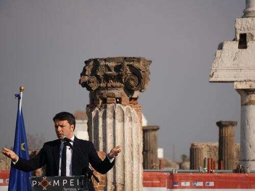 Renzi si fa lo spot a Pompei
