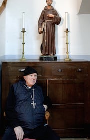 Monsignor Martinelli a Troipoli insieme ai suoi fedeli 2