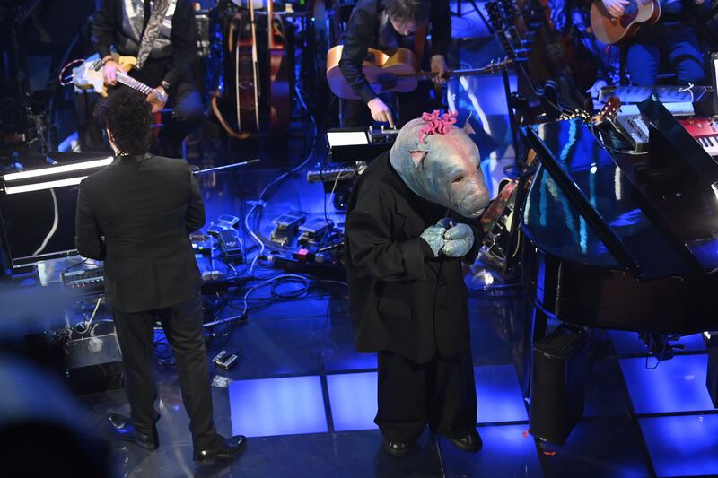 Sanremo 2024: ecco il look della quarta serata del Festival di Ghali 9