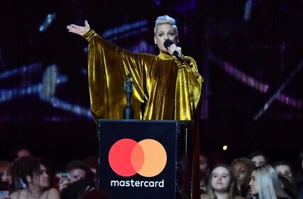 Brit Award 2019: Pink infiamma la platea 10