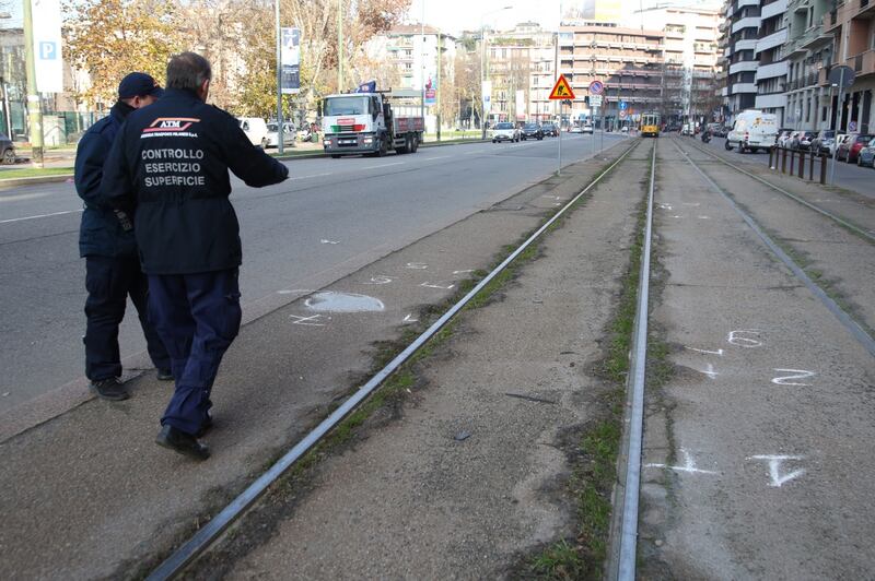Milano donna investita dal tram 5