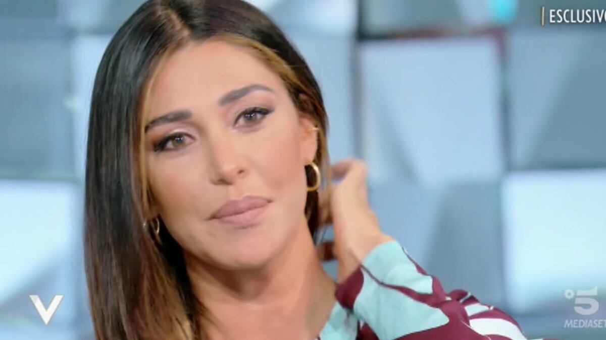 "Sono una mamma single". Così Belen conferma l'addio ad Antonino