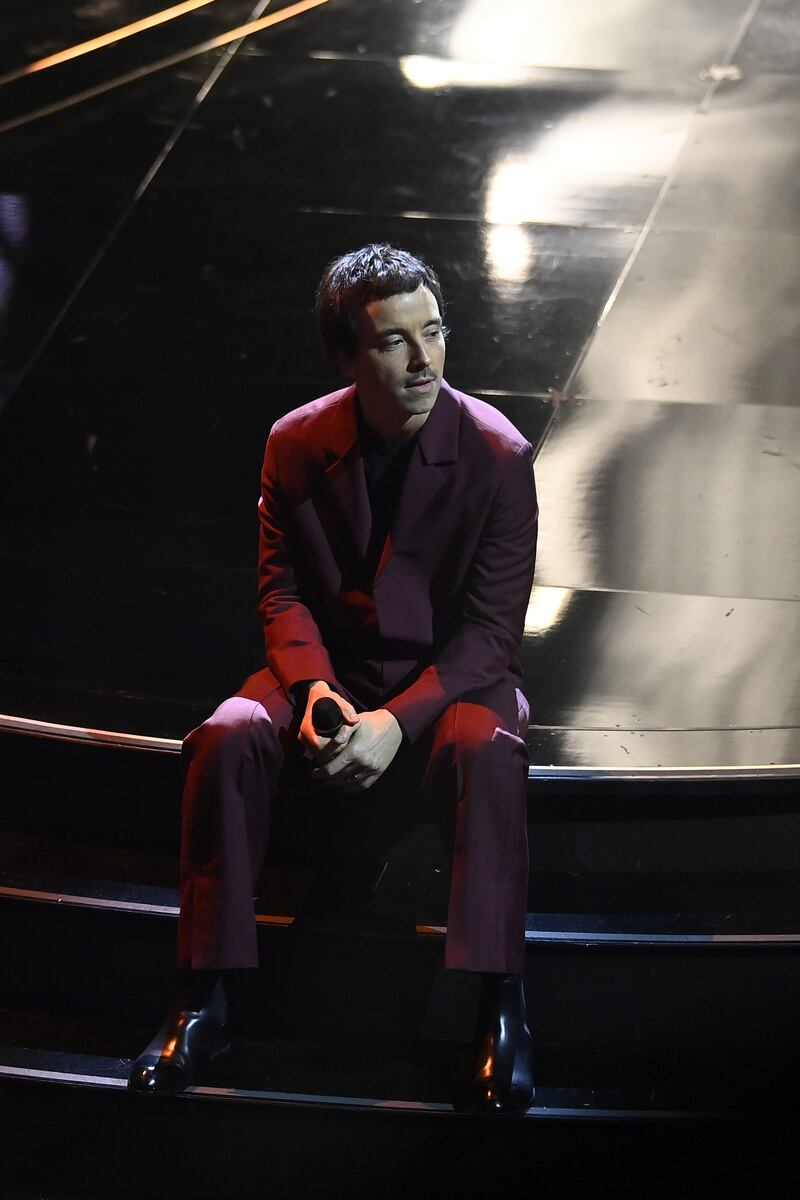 Sanremo 2024: ecco il look della terza serata del Festival di Diodato 1