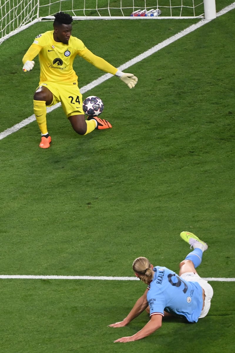 Onana tiro Haaland Man City Inter