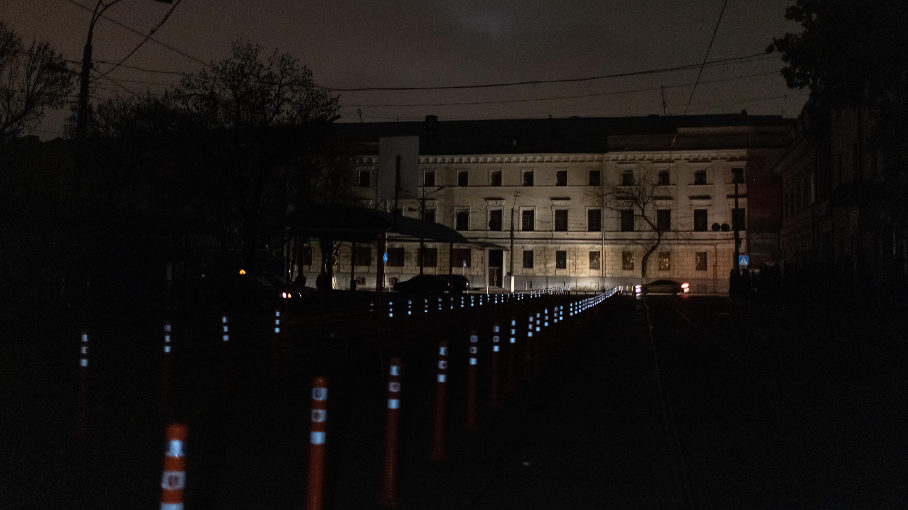Mosca vuole il blackout di Kiev. "È un genocidio energetico". Il piano: evacuazione di massa