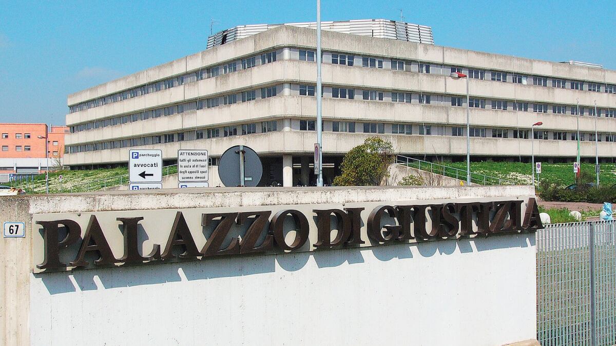 Genitori chiedono al tribunale di cambiare sesso al figlio 13enne