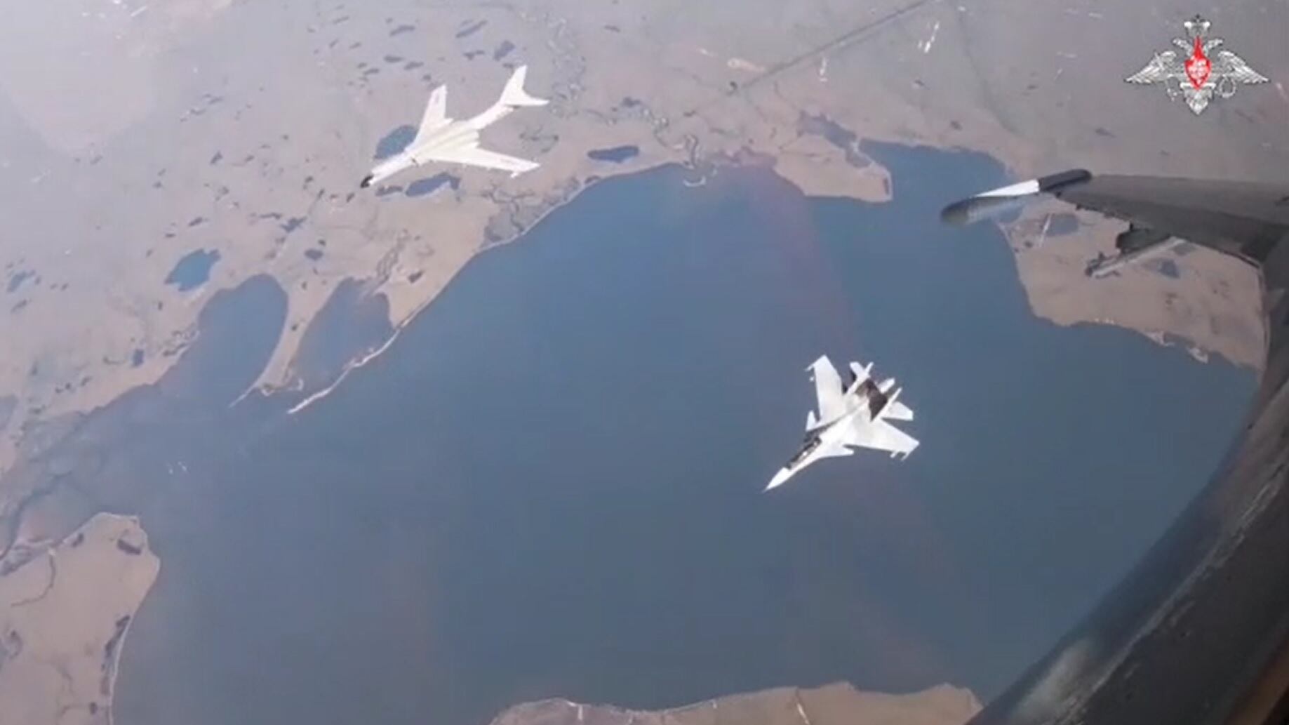 Bombardieri russi e cinesi insieme verso gli Usa: un'amicizia scomoda ma sempre più stretta