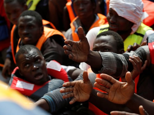 Immigrati, Italia invasa dalla Libia. E Frontex: "Serve libero movimento"