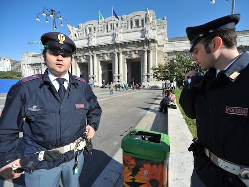 Coltellate e sangue: stazione nel caos. E Sala finge di non vedere
