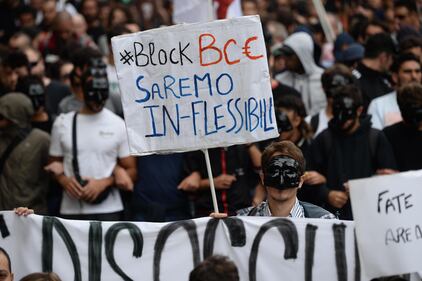 Napoli, cortei anti Bce 3