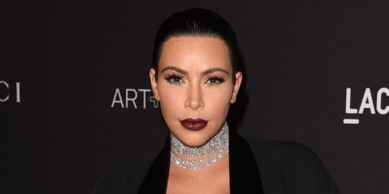 Kim Kardashian, tra passerelle e selfie hot 31