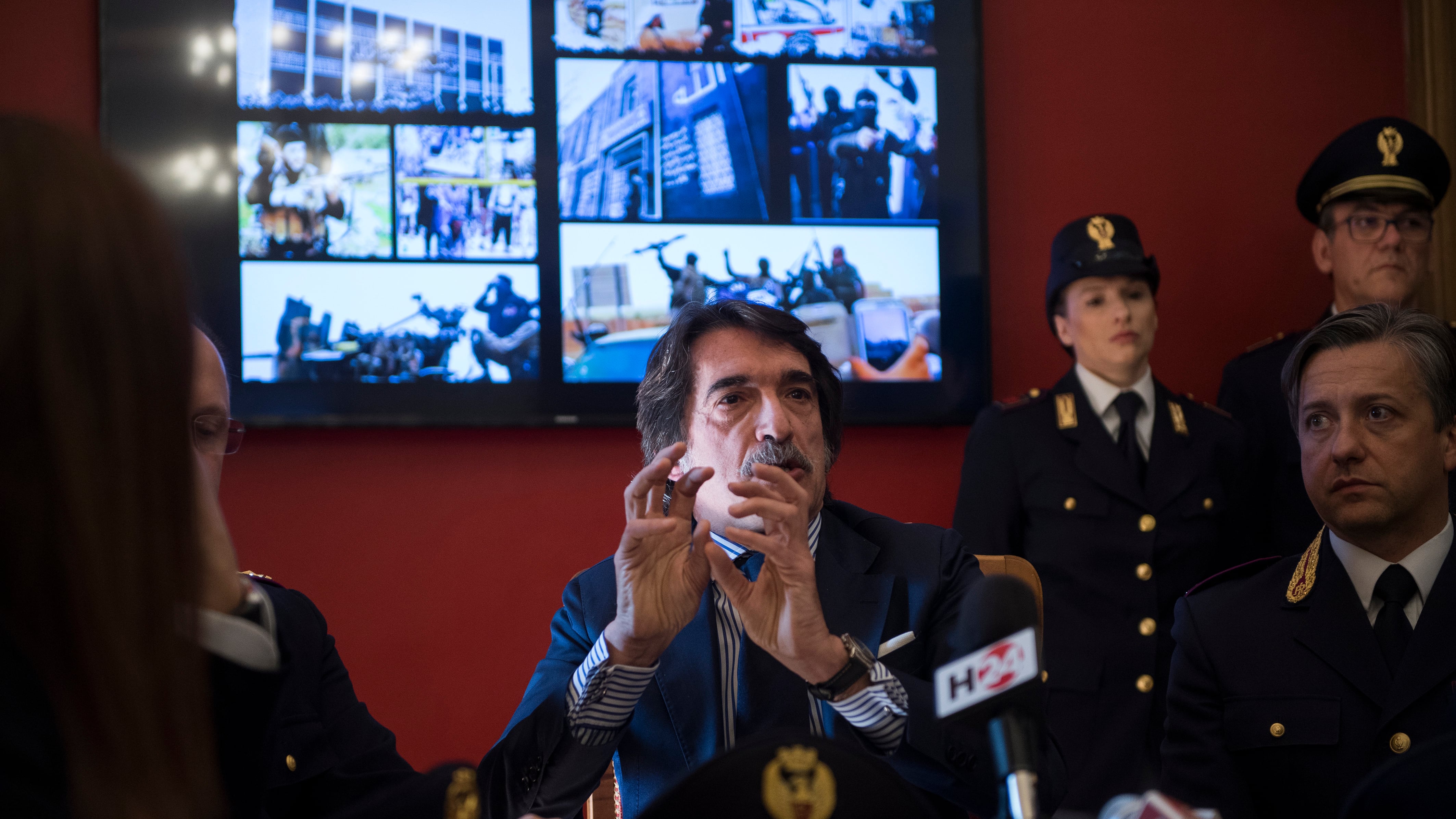 Quei "pizzini" per chiamare alla guerra: "Dobbiamo sgozzare i miscredenti"