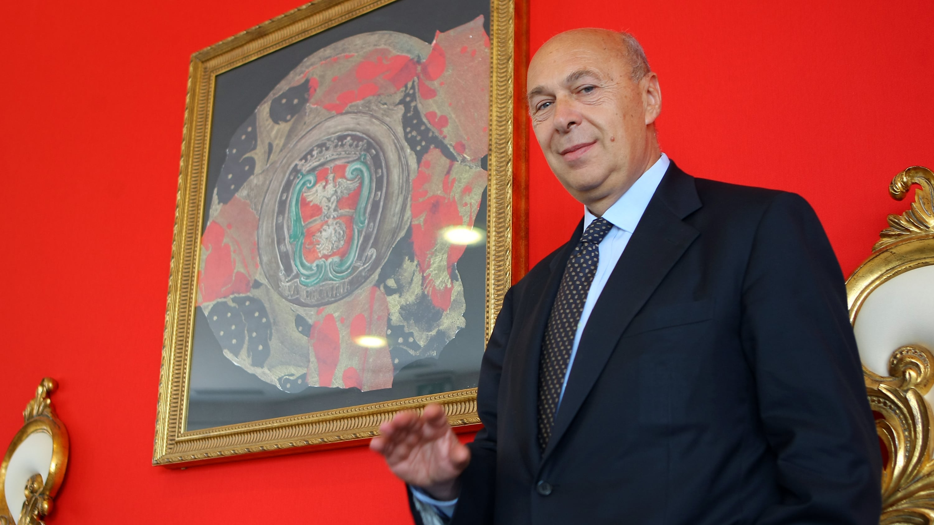 Il parroco Mieli celebra la messa di Raistoria