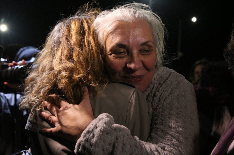 Gli attivisti di Amnesty all'uscita dal carcere 1