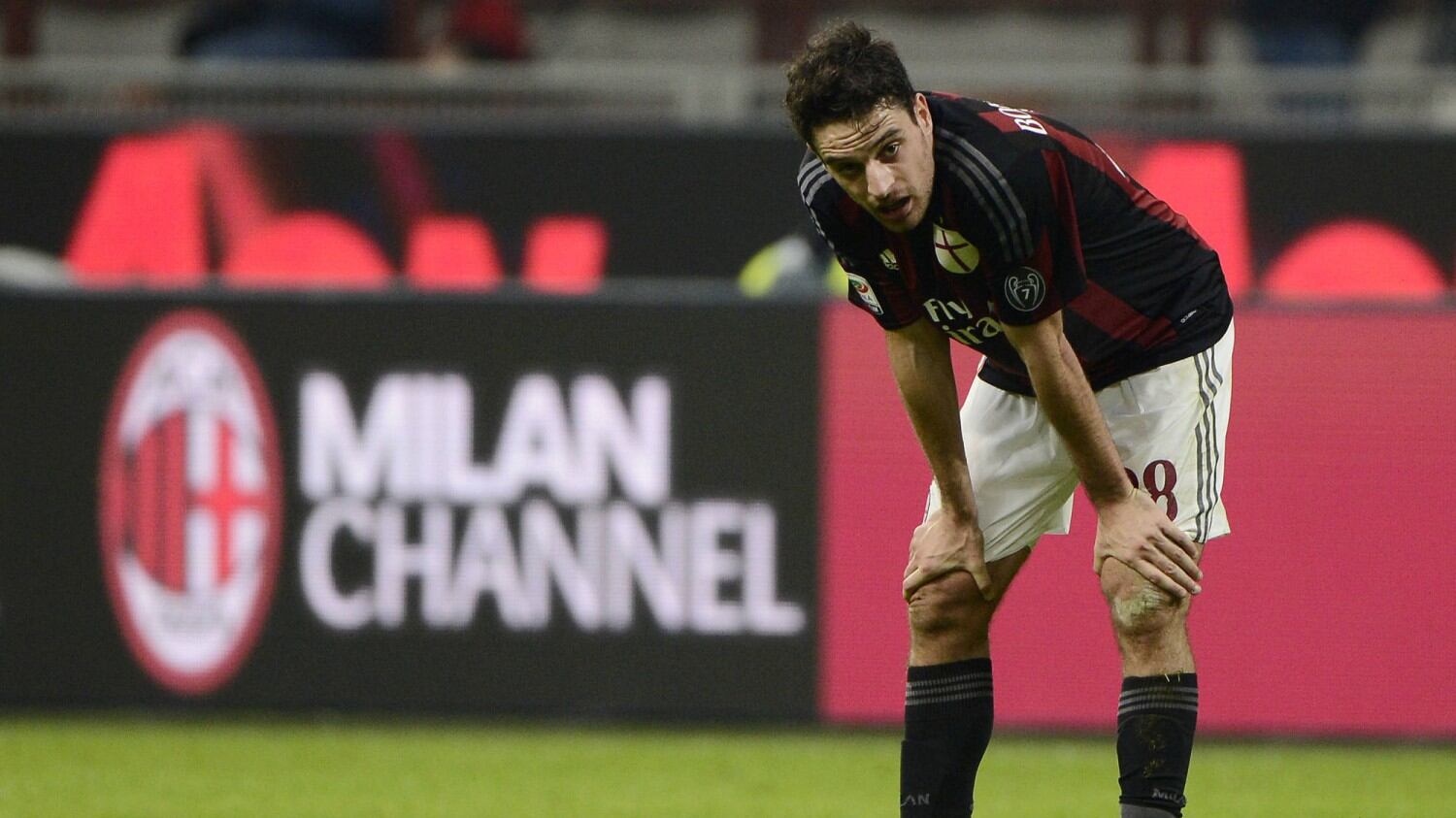 Tristezza Milan, i fischi spengono le candeline