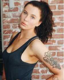 Ireland Baldwin, la sexy figlia di Kim Basinger 12