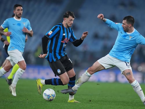 Due graffi della Lazio, ma la Dea risponde: tutto aperto
