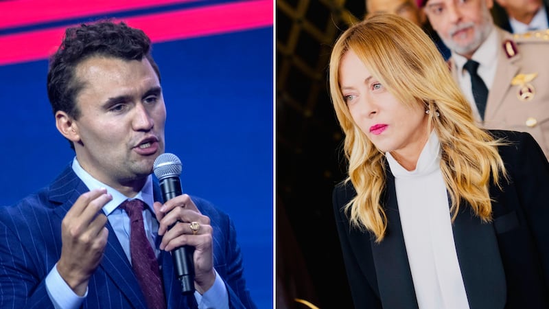 Charlie Kirk, un anno dall’omicidio. L’omaggio di Meloni: “Non lasciamo prevalere l’odio che ha cercato di zittirlo”