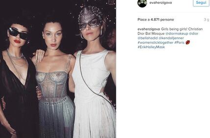 Bella Hadid, vestito trasparente 3