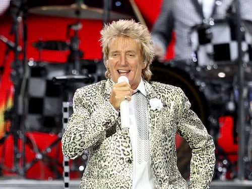 "È il momento giusto...". Rod Stewart vende la sua musica per 100 milioni di dollari