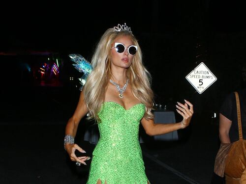 Un Halloween sexy per Paris Hilton
