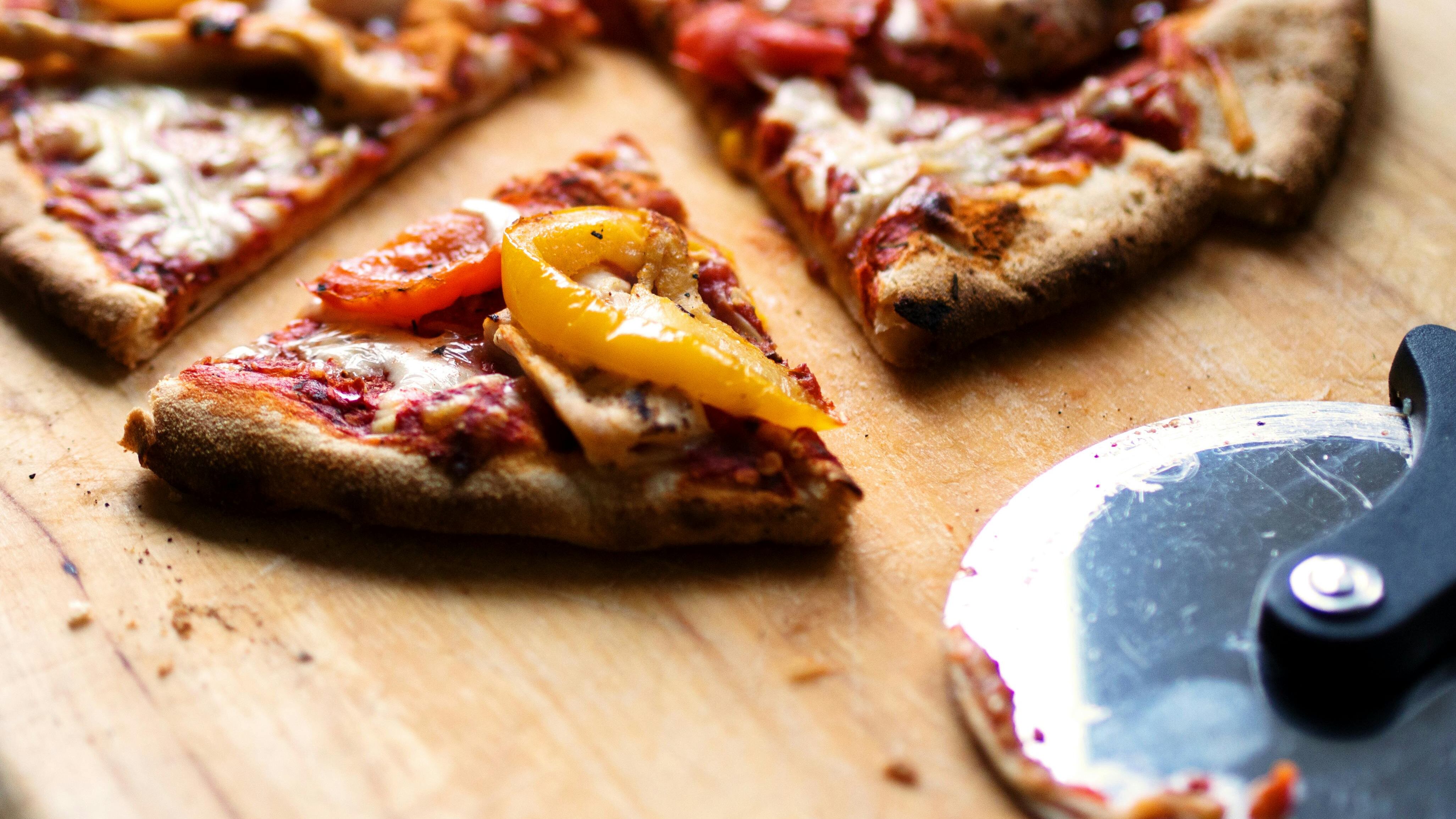 World Pizza Day, 4 ricette sane senza lievito da cuocere in forno o in friggitrice ad aria