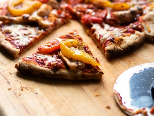World Pizza Day, 4 ricette sane senza lievito da cuocere in forno o in friggitrice ad aria