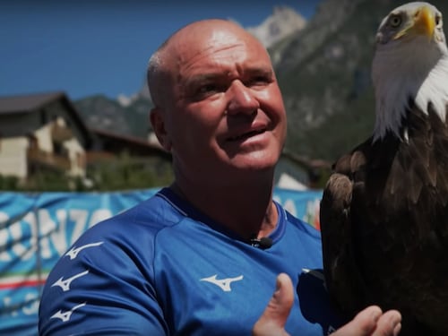 La Lazio licenzia il falconiere per la foto al pene, niente più aquila all'Olimpico: cosa succederà all'amata Olympia