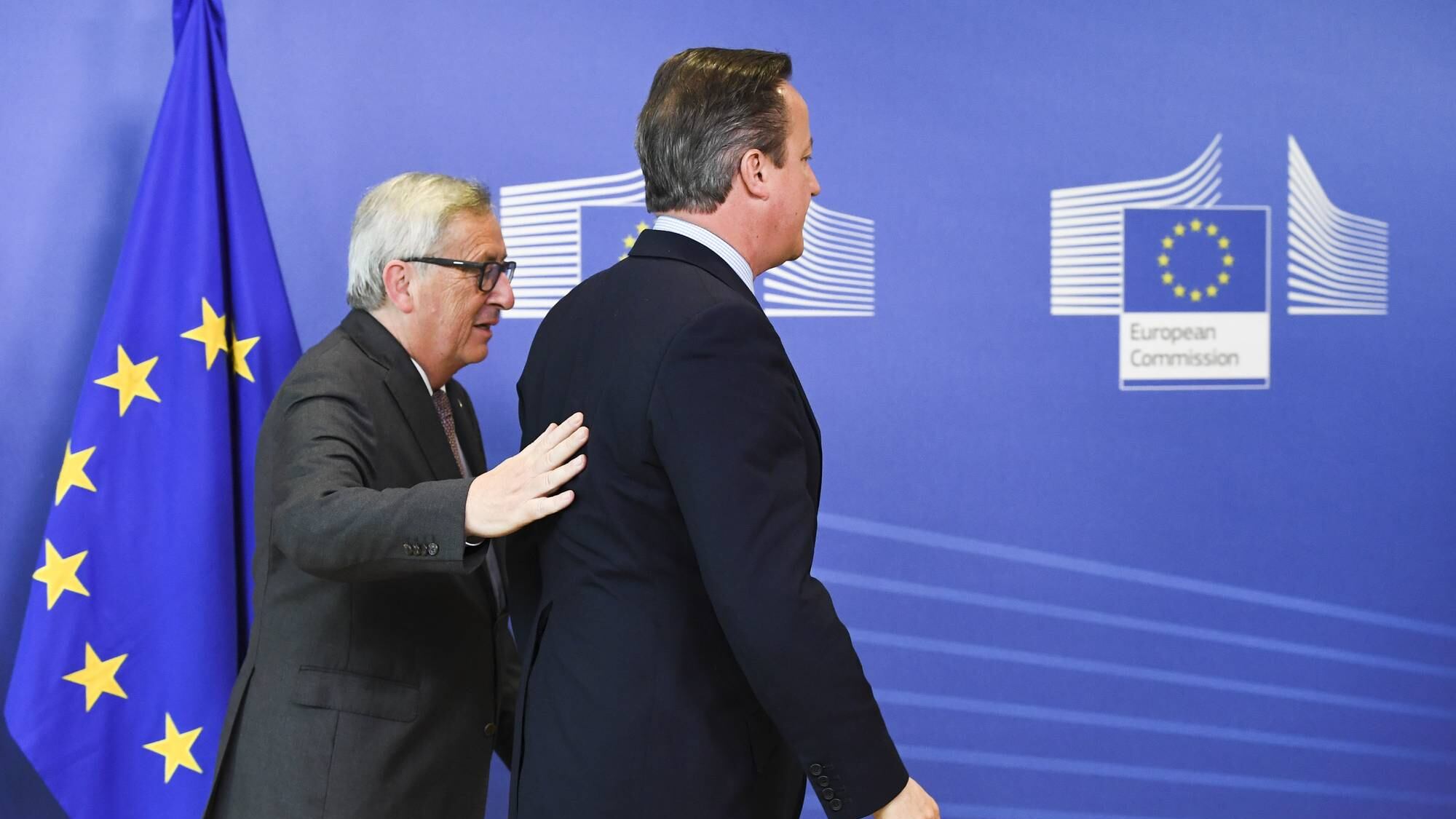 L'Ue chiede l'uscita di Londra: "Attivare subito la Brexit"